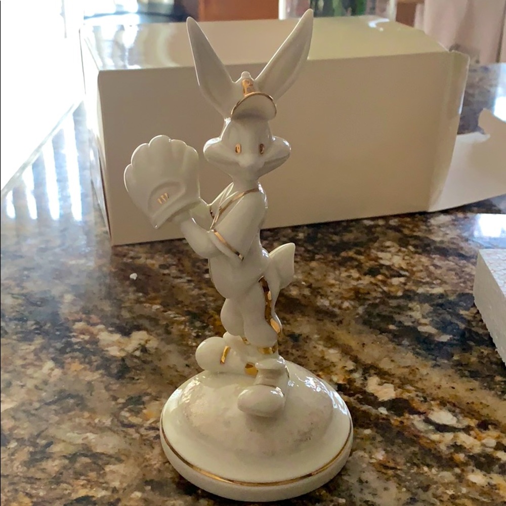 Brand New Lenox Bugs Bunny baseball statue